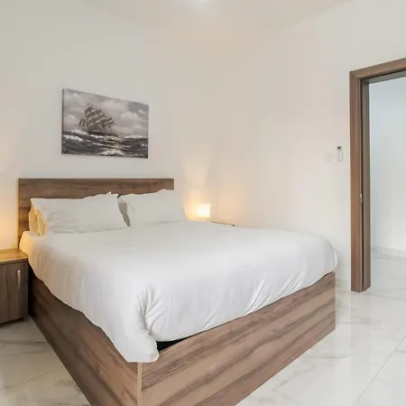 Spacious, 1br With Comfortable Bed In Tarxien * Żabbar