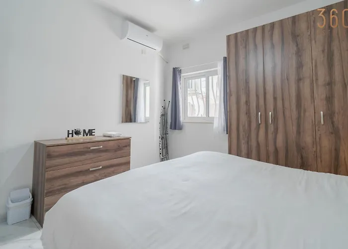 Spacious, 1br With Comfortable Bed In Tarxien Żabbar